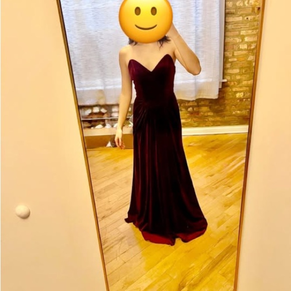 Elegant Strapless Burgundy Evening Dress